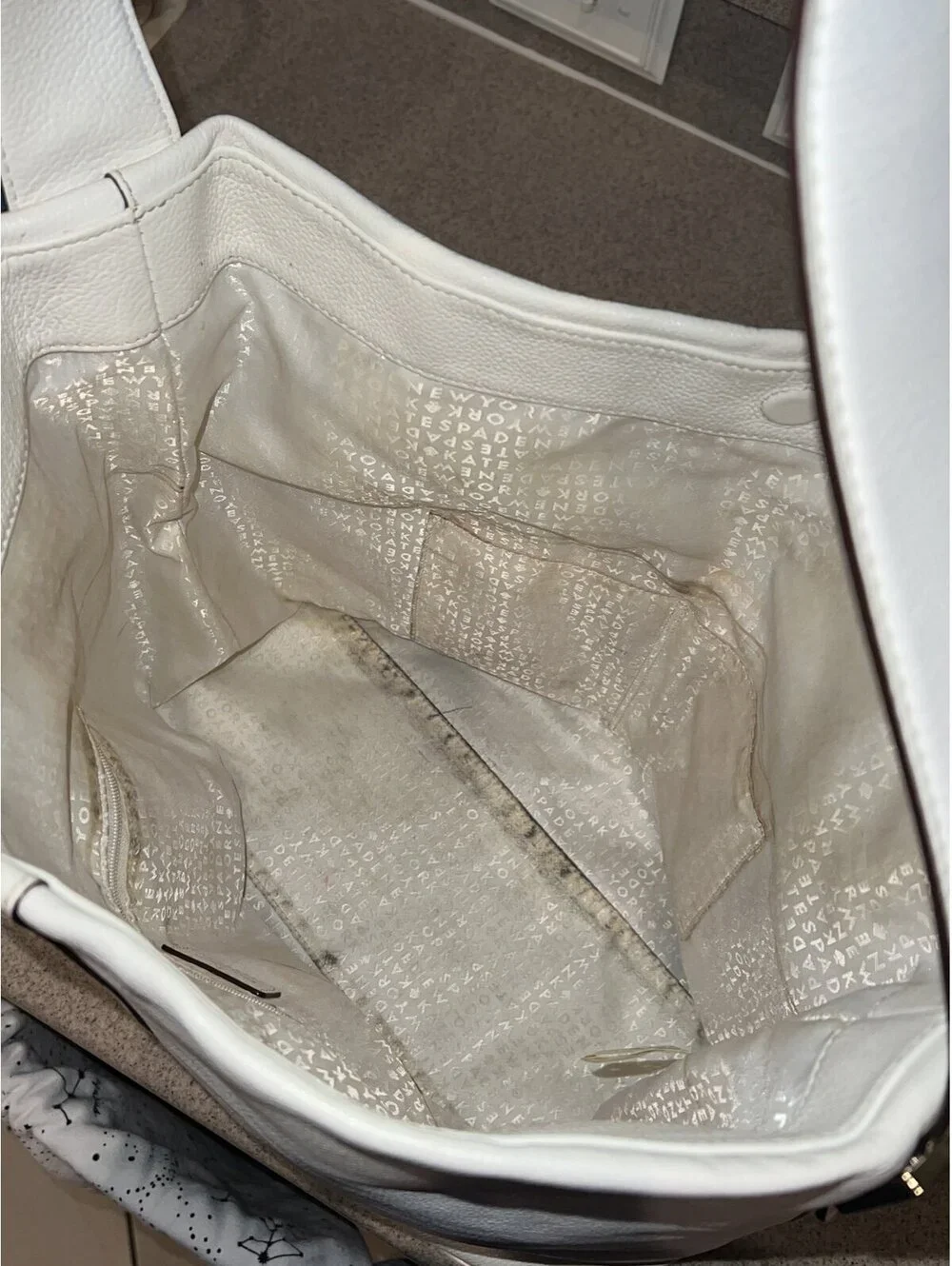 Kate spade white extra large leather should purse bag with dust Cover